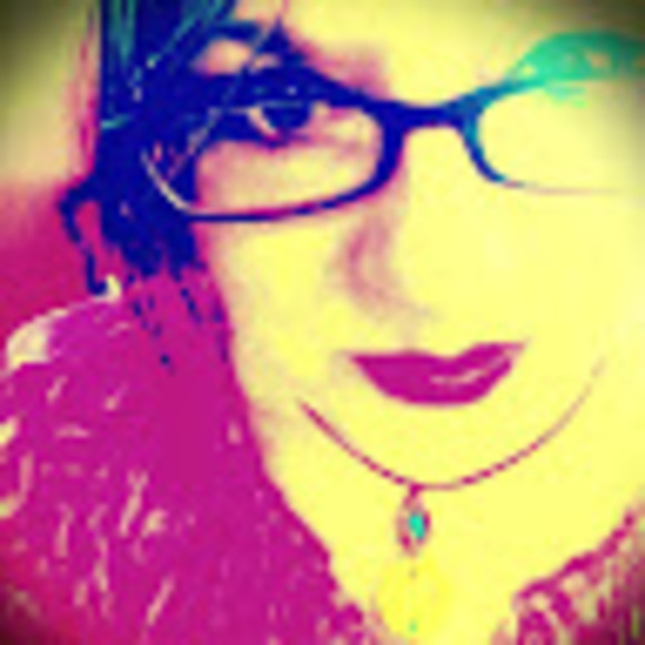 Meet your Posher, Rachél - Picture 1 of 1